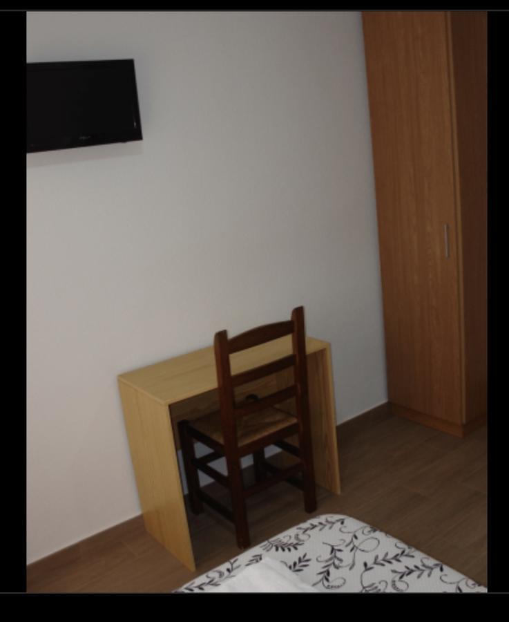 Habitacions Casa Roberto ออนตินเยนต์ ภายนอก รูปภาพ